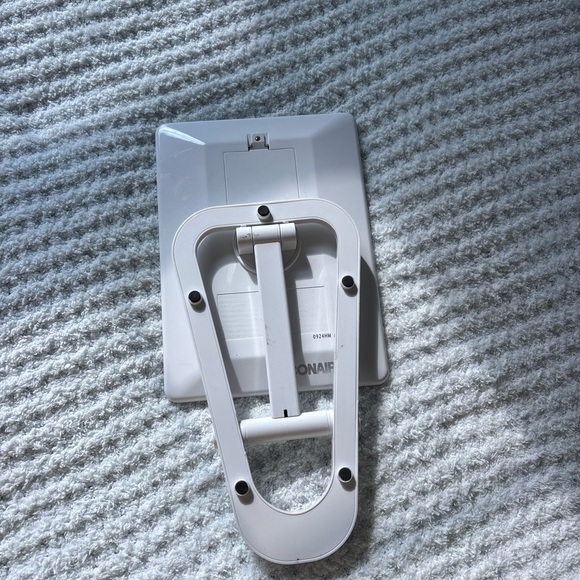 LED Vanity Mirror with Magnifying Attachment - Picture 4 of 7